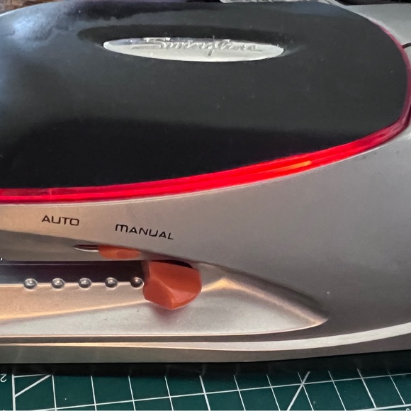 Optima 20 Electric Stapler 20-Sheet Capacity, Silver Model #48208 WORKS GOOD.... - Picture 1 of 8
